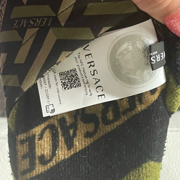 Versace Camouflage Slippers with Gold Medusa - Picture 6 of 10